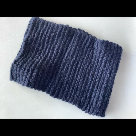 COS 100% wool cowl, dark navy. Great for winter! Excellent condition. OS. - Picture 2 of 3